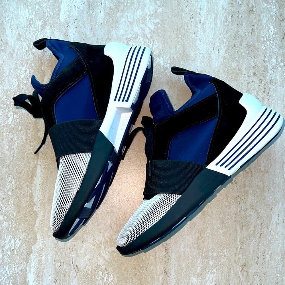 Kendall + Kylie Braydin Sneakers size 6.5